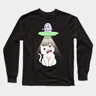 Funny white cat is being abducted by aliens Long Sleeve T-Shirt